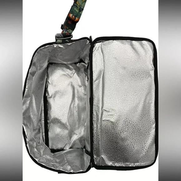 NWT: LUG MUNCHIE CONVERTIBLE LUNCH BAG- WILD LIFE BLACK
NO LONGER AVAILABLE - Picture 3 of 4